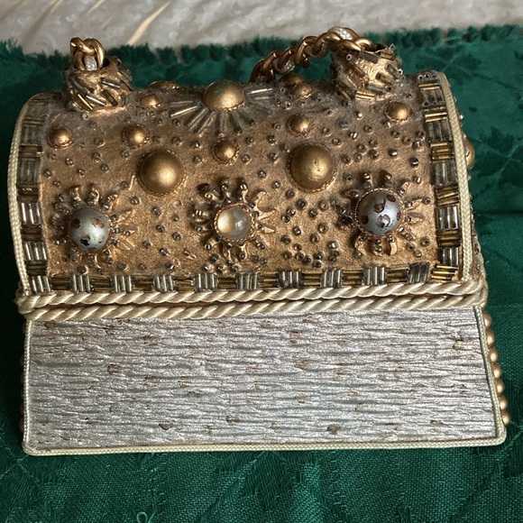 RARE vtg. MARY FRANCES treasurer chest purse w/gold lining, lift top. $145 - Picture 3 of 9
